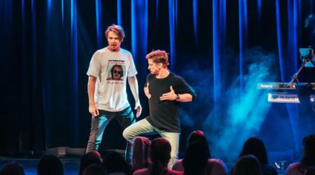 Roope Salminen ja Kari Ketonen Fennia Salongin lavalla